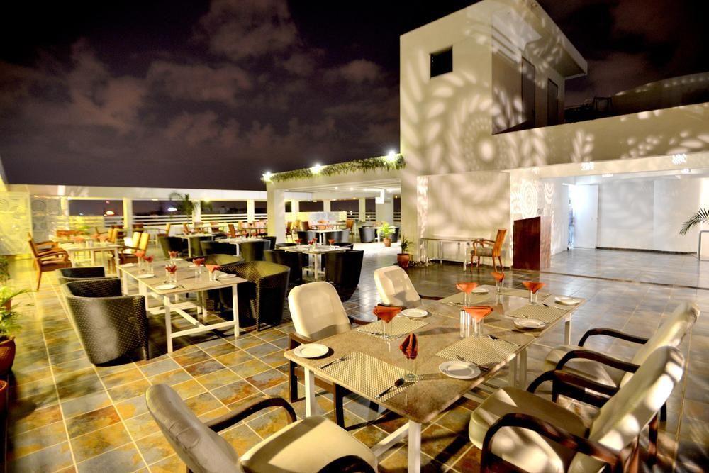 Oyo Premium Circuit House Vadodara Exterior photo