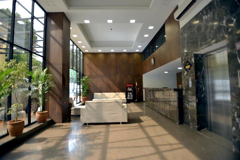 Oyo Premium Circuit House Vadodara Exterior photo